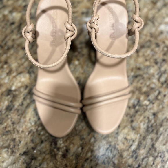 Steve Madden Harrlow Sandals/heels 9 - Picture 2 of 7